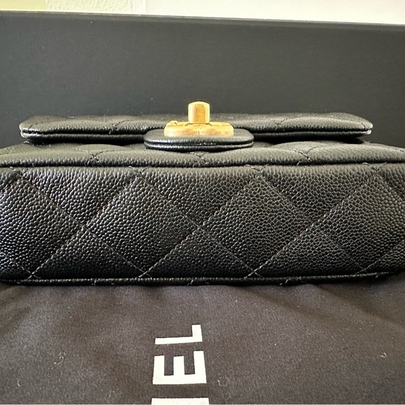❤️ CHANEL NEW ❤️ CHANEL Caviar Quilted
Mini Sweetheart Rectangular Flap Black - Picture 10 of 10